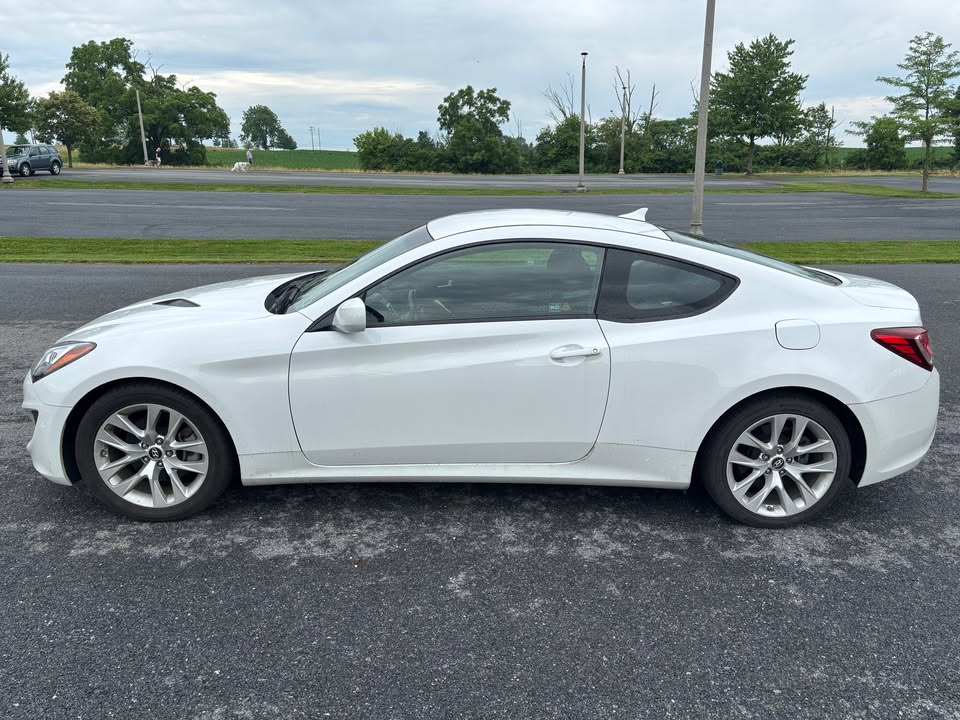 Side view of the Genesis Coupe